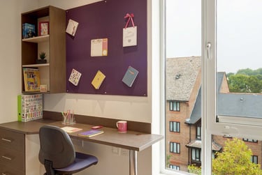 Premium En Suite at Davidson House, 3-5 Penrhyn Road, Surbiton, Kingston, KT12BT - Image 1